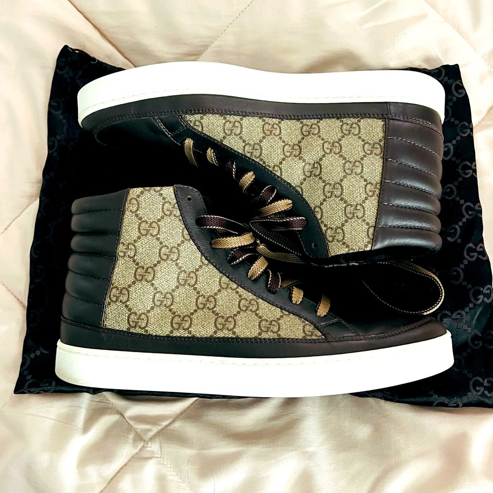 MINT GUCCI Men's "GG Supreme" Hightop Sneakers 8G - 8.5US - 42EU